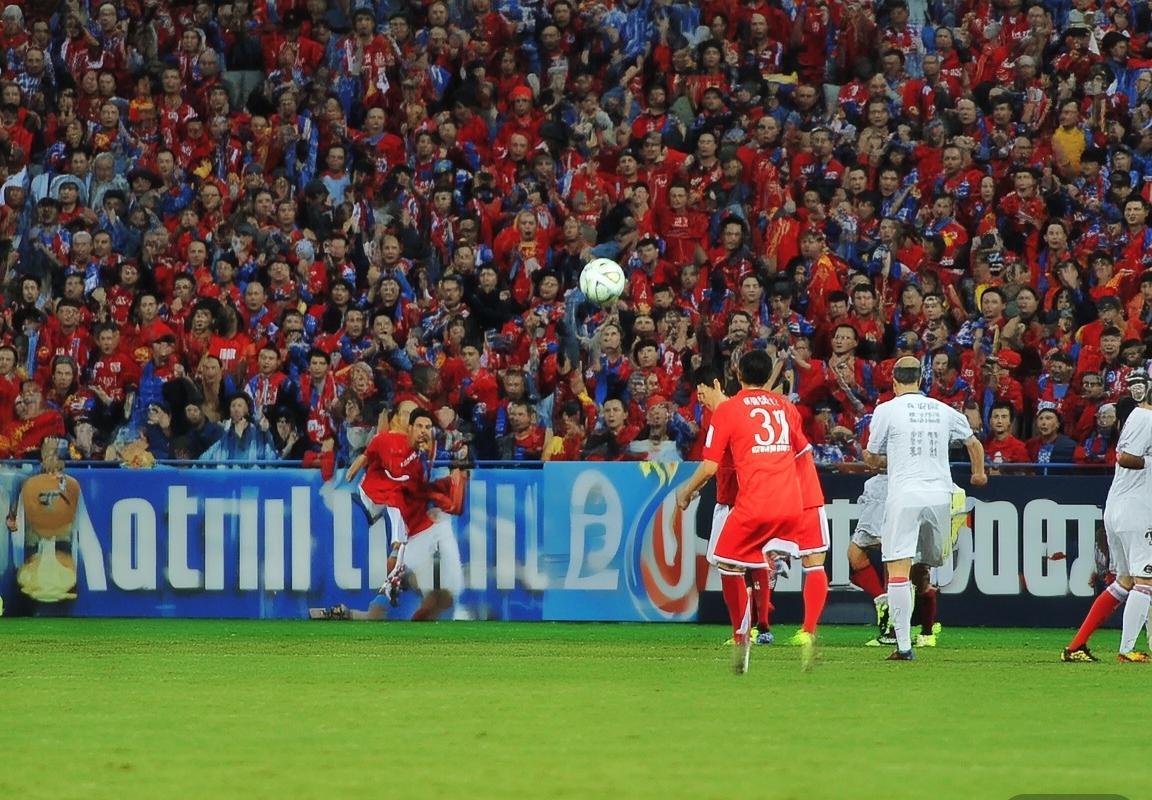 恒大国安巅峰对决：2012经典之战回顾与影响分析